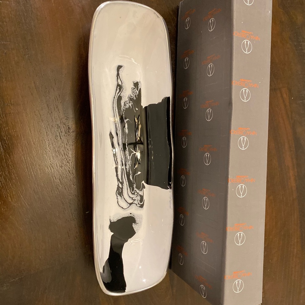 Nima Oberoi Lunares Blanco Nero Tray